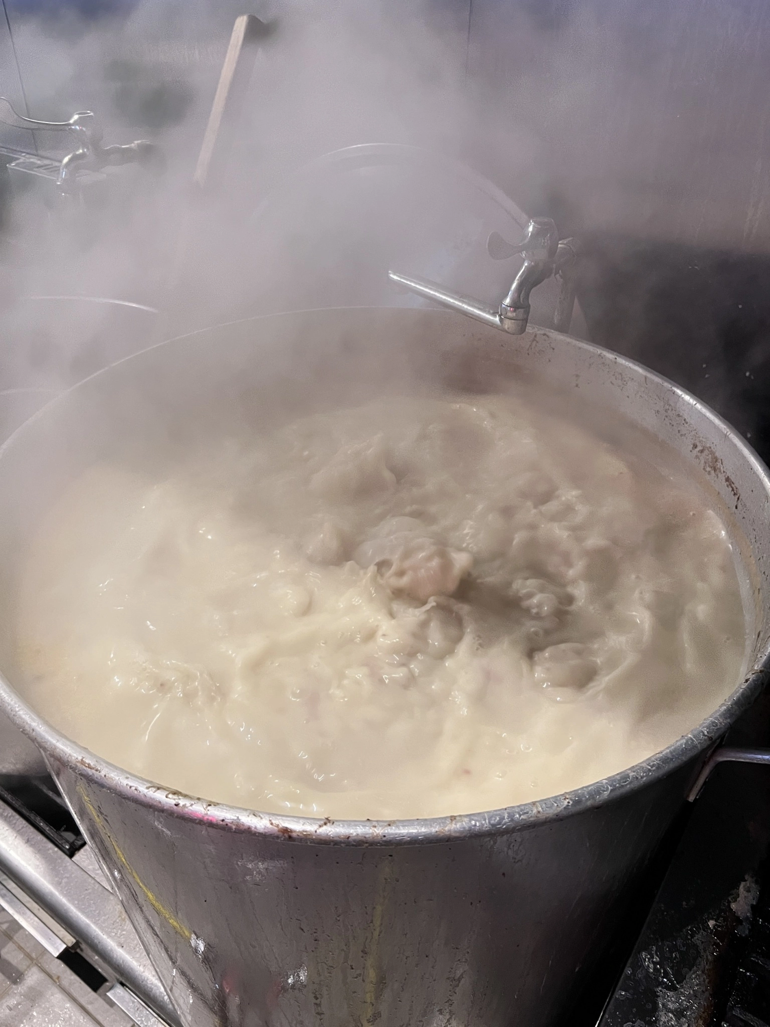 鴨白湯是怎麼熬出來的